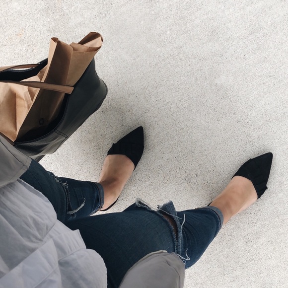 Meet your Posher, Maya - Picture 4 of 7